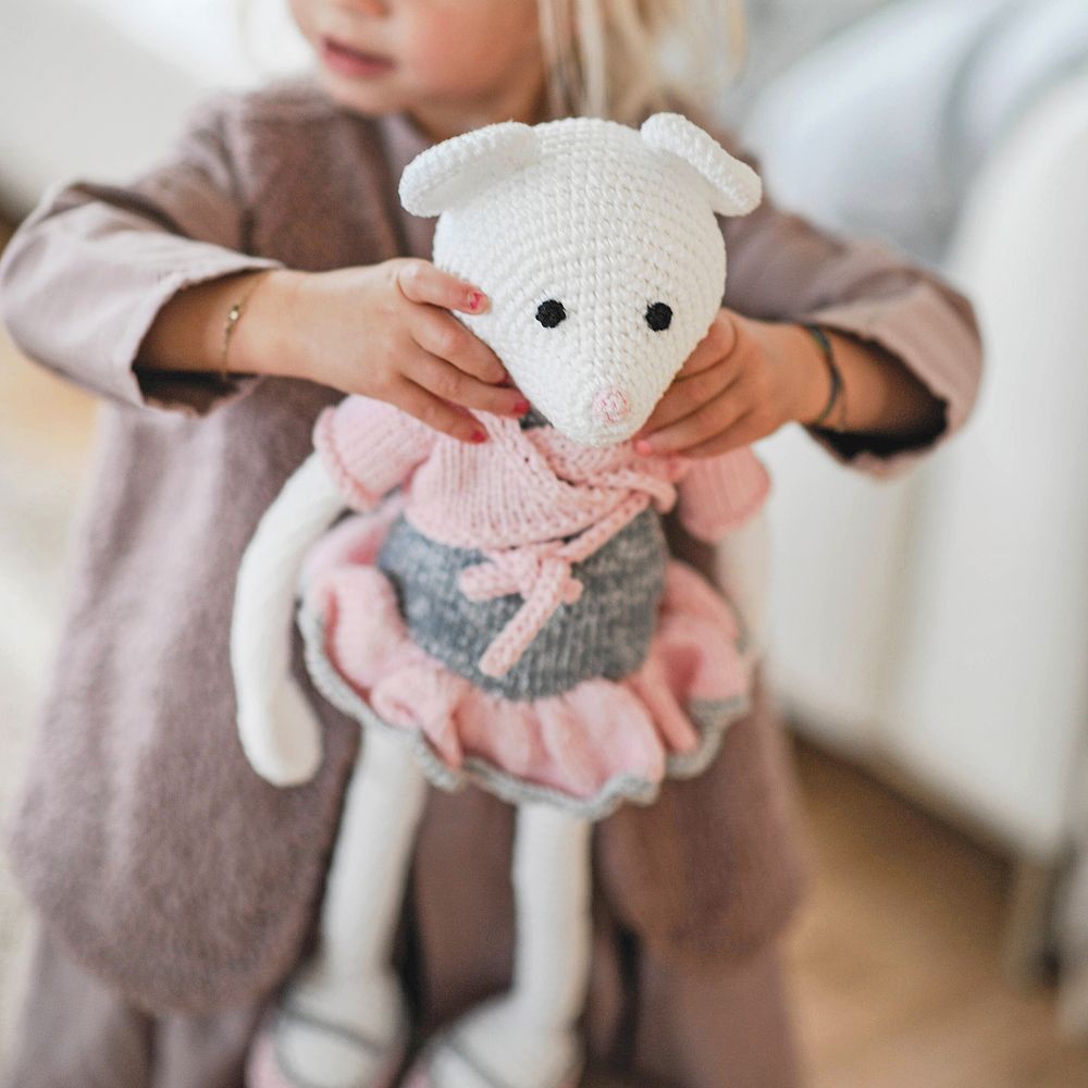 Peluches - Caroline - souris au crochet - LEGGYBUDDY