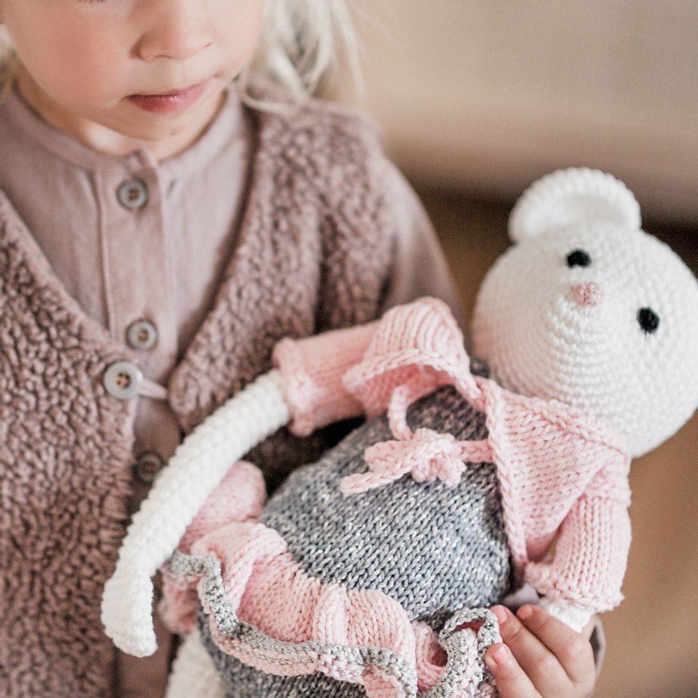 Peluches - Caroline - souris au crochet - LEGGYBUDDY