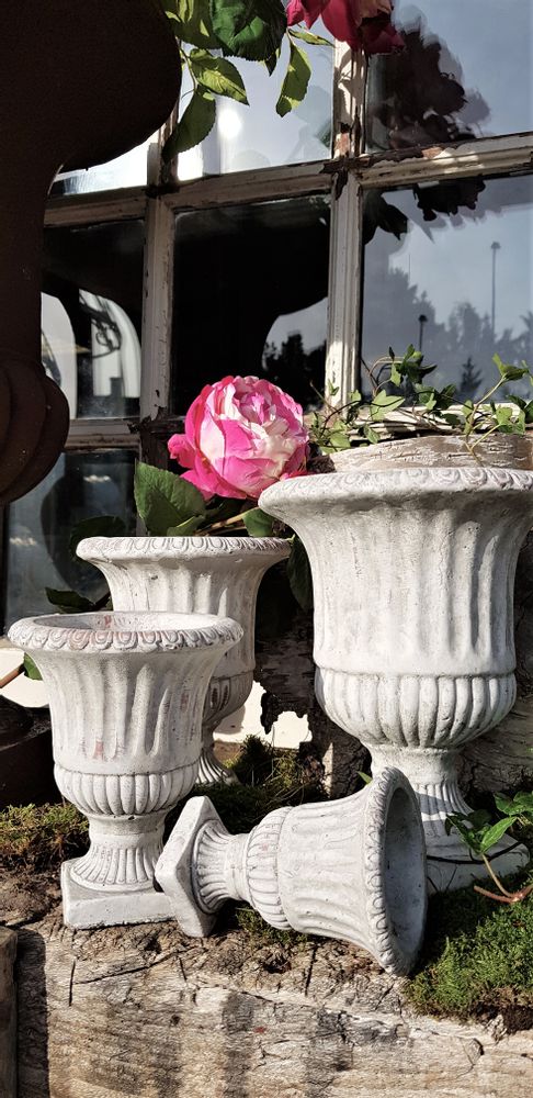 Vases - FLOWERPOTS MEDICIS RANGE - FYDEC COLLECTION