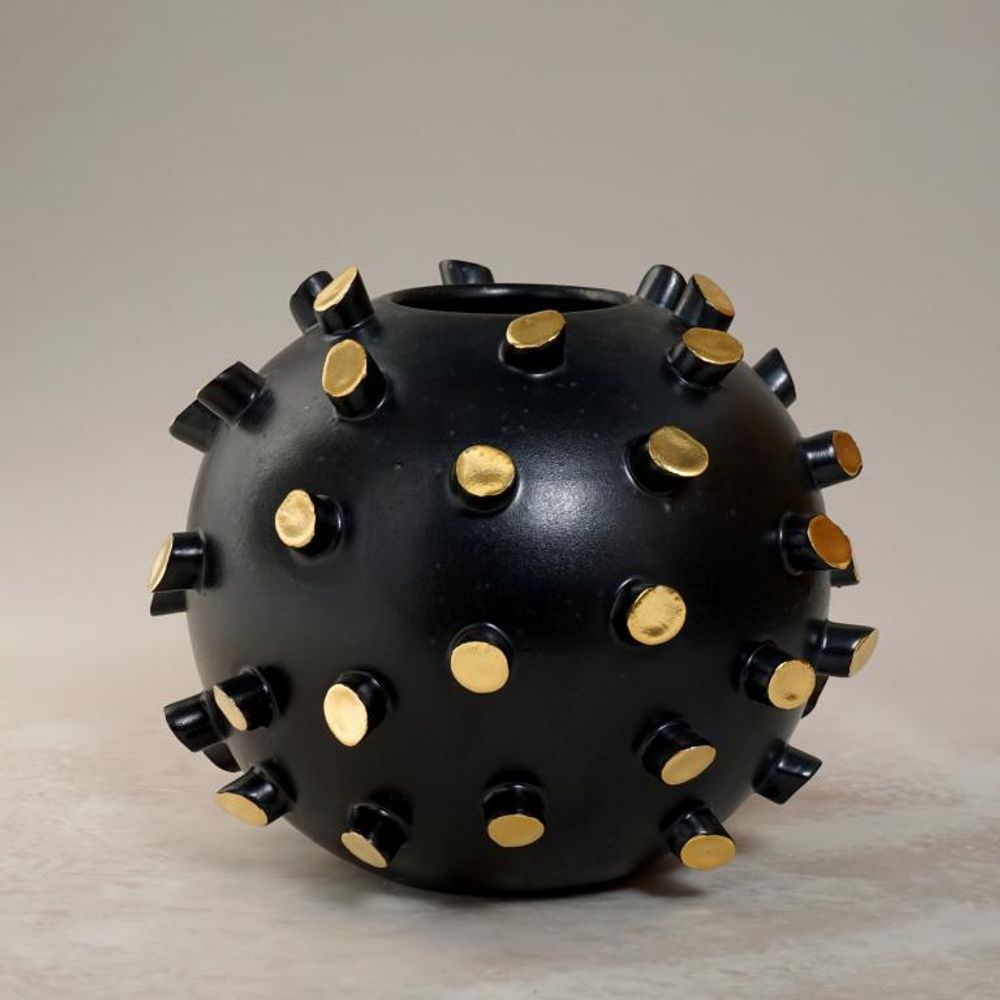 Ceramic - Round vase with golden lipsticks - CERAMICA ND DOLFI