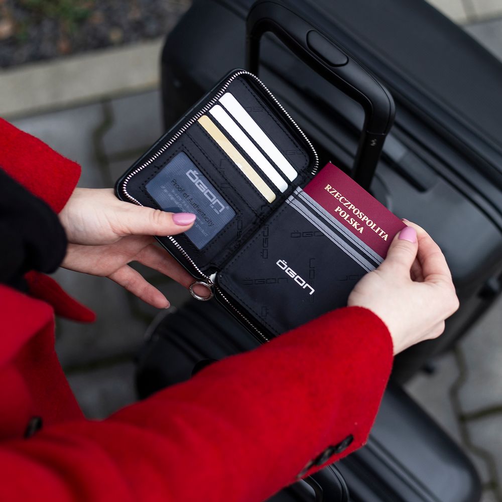 Leather goods - QUILTED PASSPORT - Companion - ÖGON DESIGN