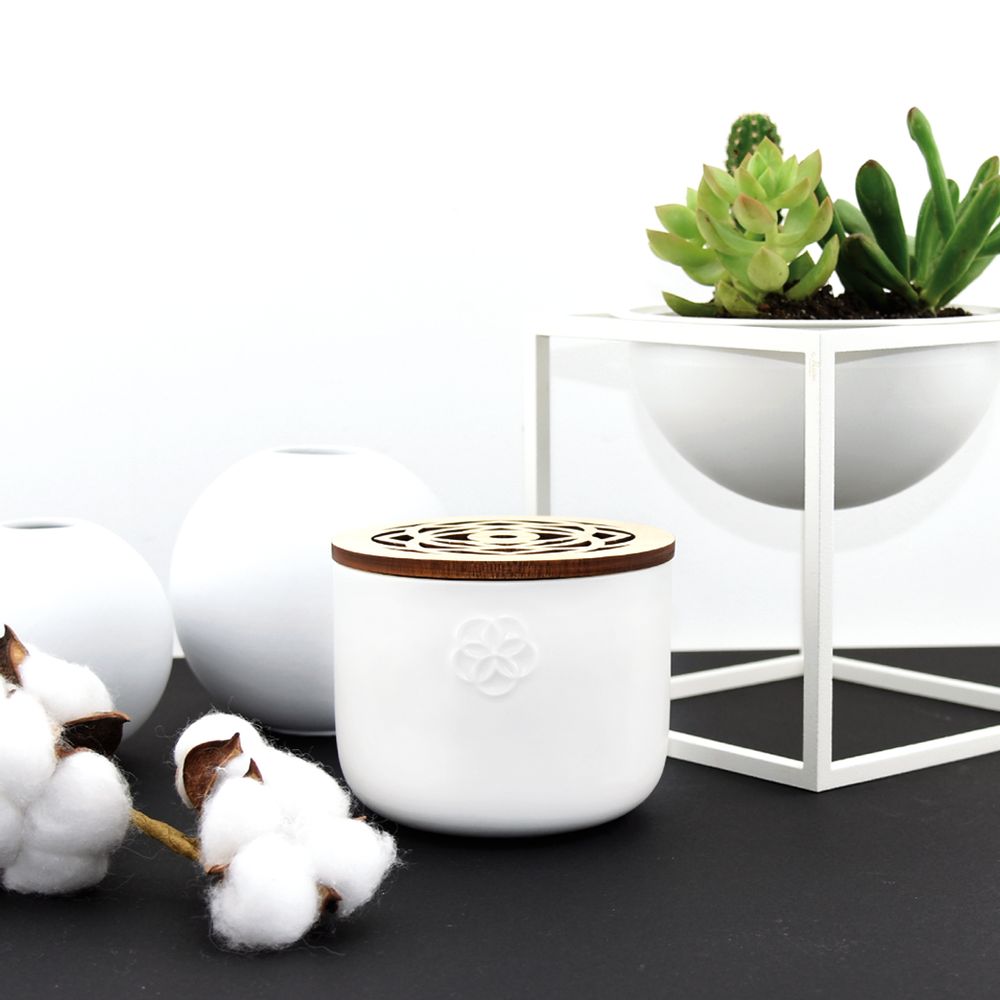 Objets de décoration - BOUGIE PARFUMÉE - CÈDRE DU LIBAN - LA VUE - LUMINOSENS