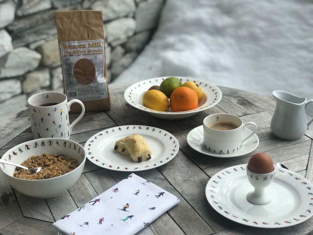 Assiettes au quotidien - ENSEMBLE PETIT DÉJEUNER CHAÎNE DE SKI POUDRE-HOUND - POWDERHOUND