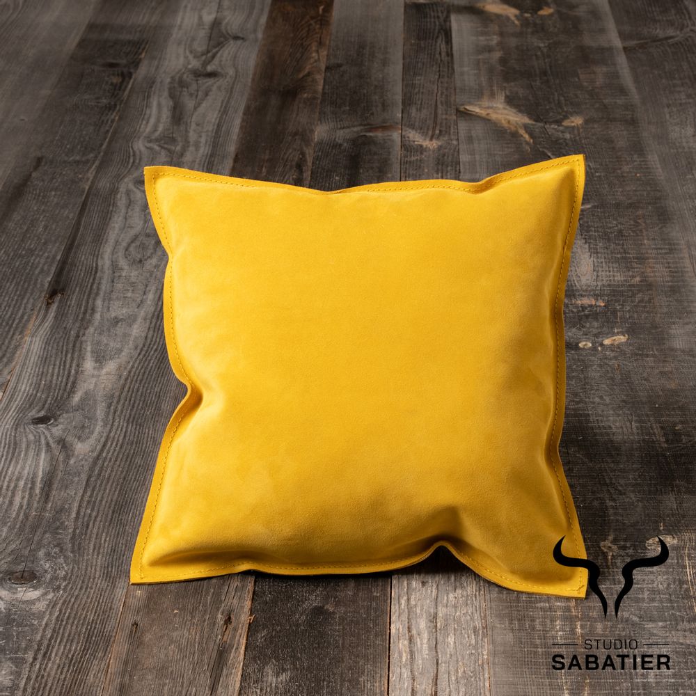Coussins textile - Coussin cuir suédé double face. - MAISON YAK