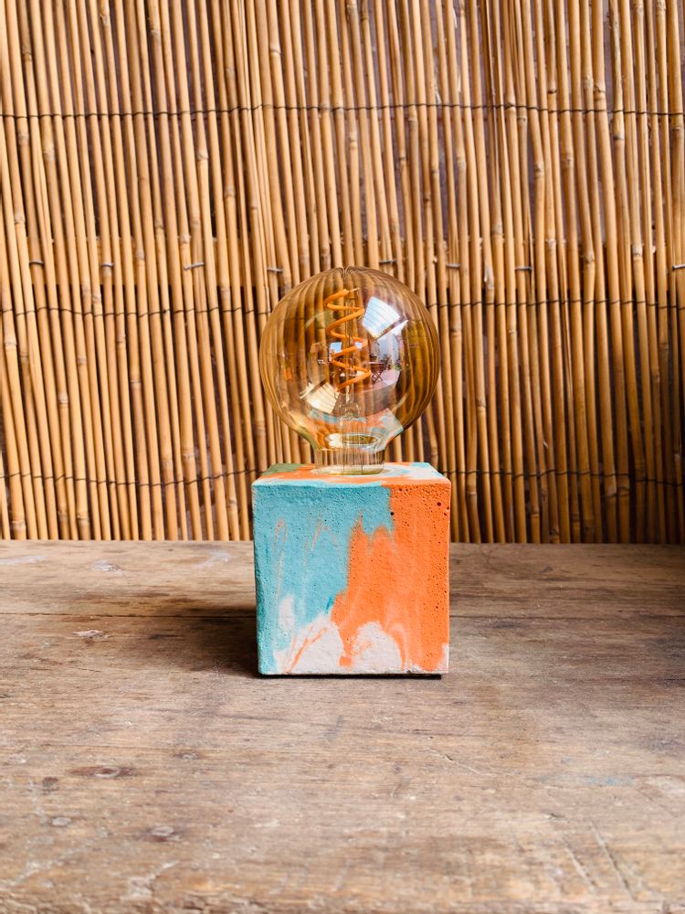 Objets design - Lampe à poser | Lampe Béton | Cube | Marbré orange et turquoise - JUNNY