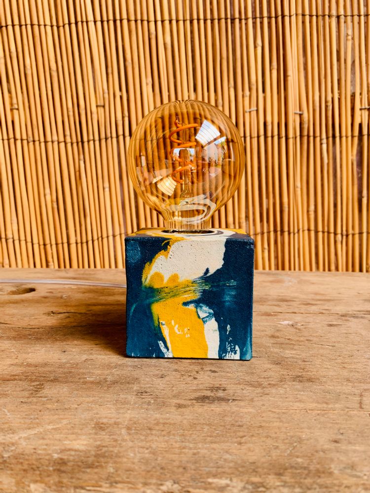 Objets de décoration - Lampe à poser | Lampe Béton | Cube | Marbré jaune et bleu pétrole - JUNNY