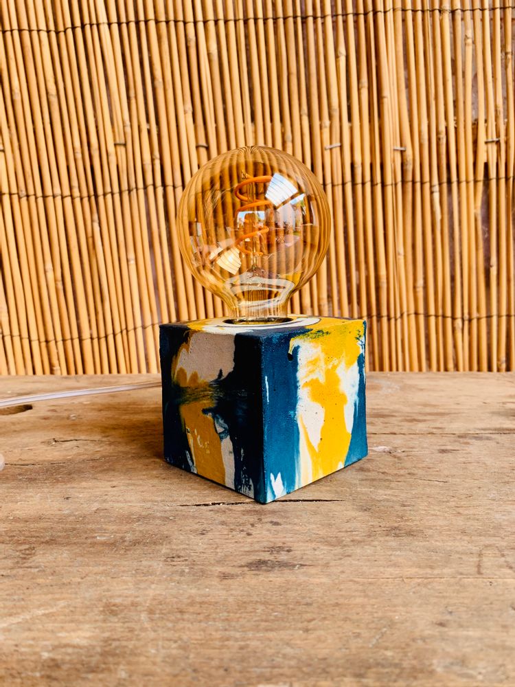 Objets de décoration - Lampe à poser | Lampe Béton | Cube | Marbré jaune et bleu pétrole - JUNNY