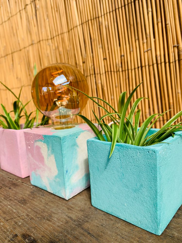 Decorative objects - Concrete Lamp | Cube | Mottled pastel pink and turquoise blue - JUNNY