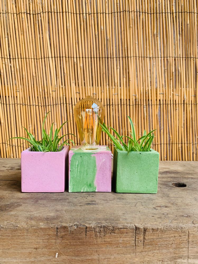 Objets design - Lampe à poser | Lampe Béton | Cube | Marbré rose pastel et vert - JUNNY