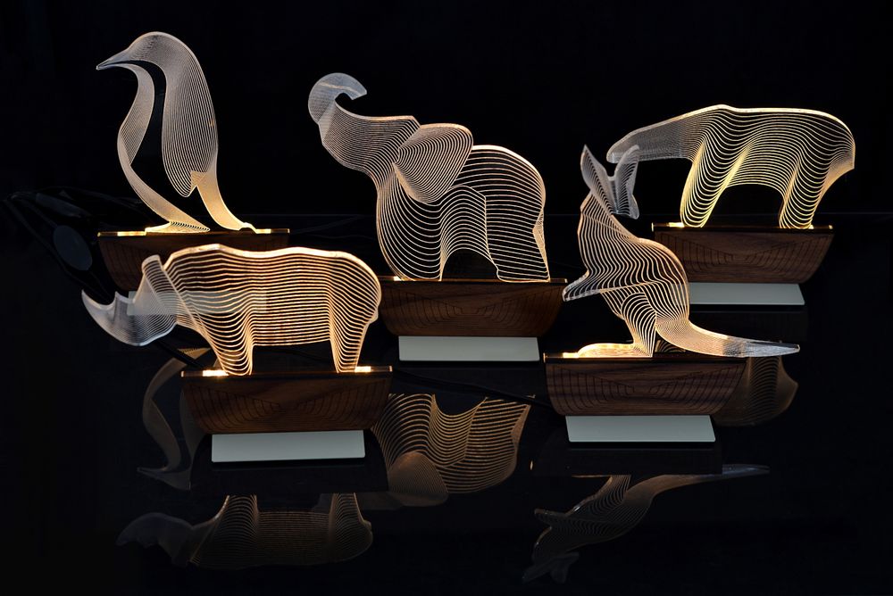 Lampes de table - "Save a Penguin" lampe de table - ZINTEH LIGHTING