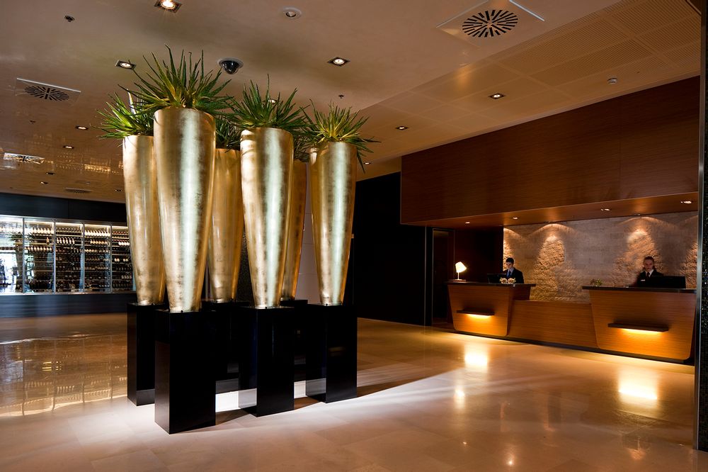 Vases - Vases in Lacquered LDPE for Indoor - VG - VGNEWTREND
