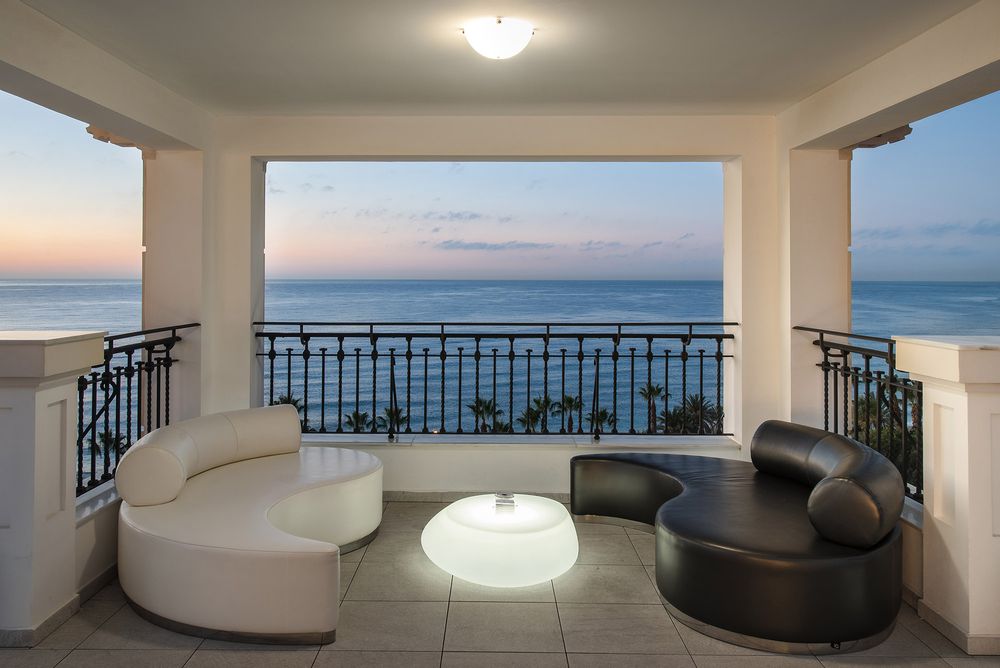 Chairs for hospitalities & contracts - Ottomans - VG - VGNEWTREND