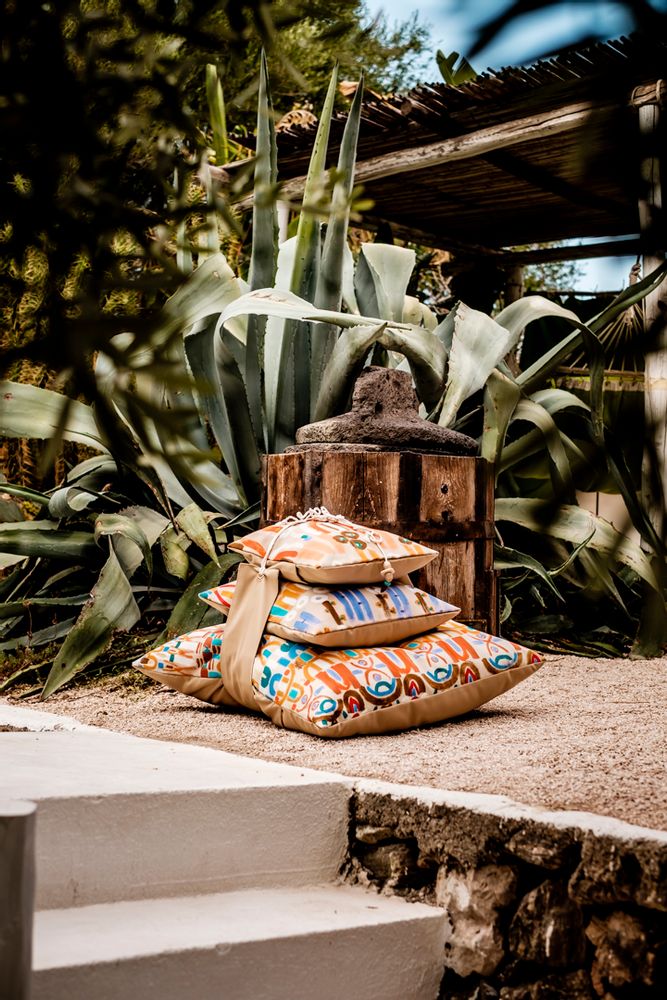 Homewear - Pyramid printed cushions collection with a belt - LE BOTTEGHE SU GOLOGONE