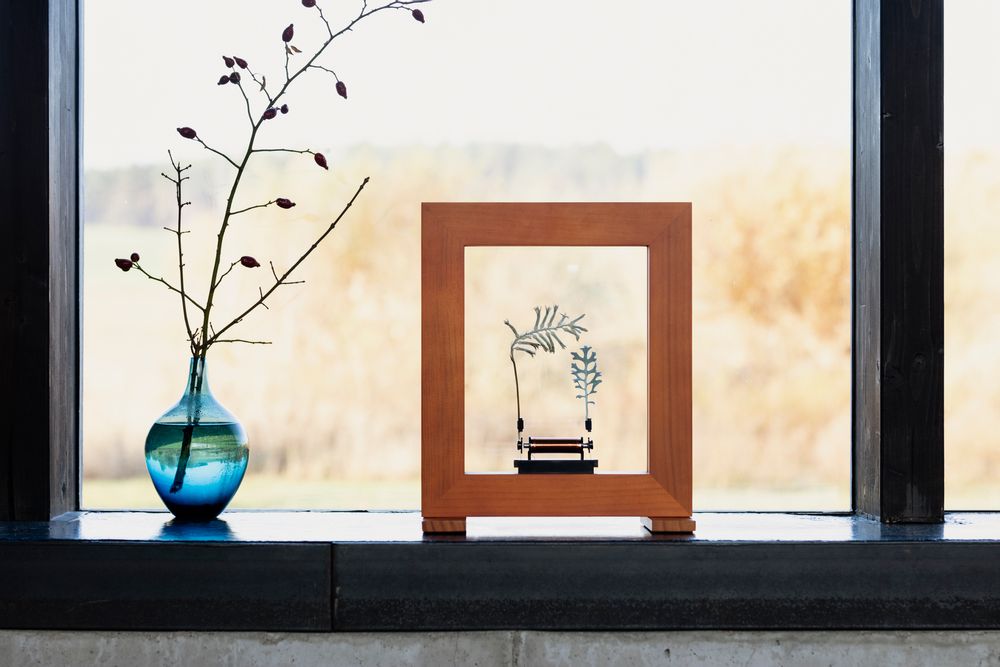 Objets design - Cadre Photo Slow Dance ( Craft Pine ) - Light sculpture - WONDER MACHINES