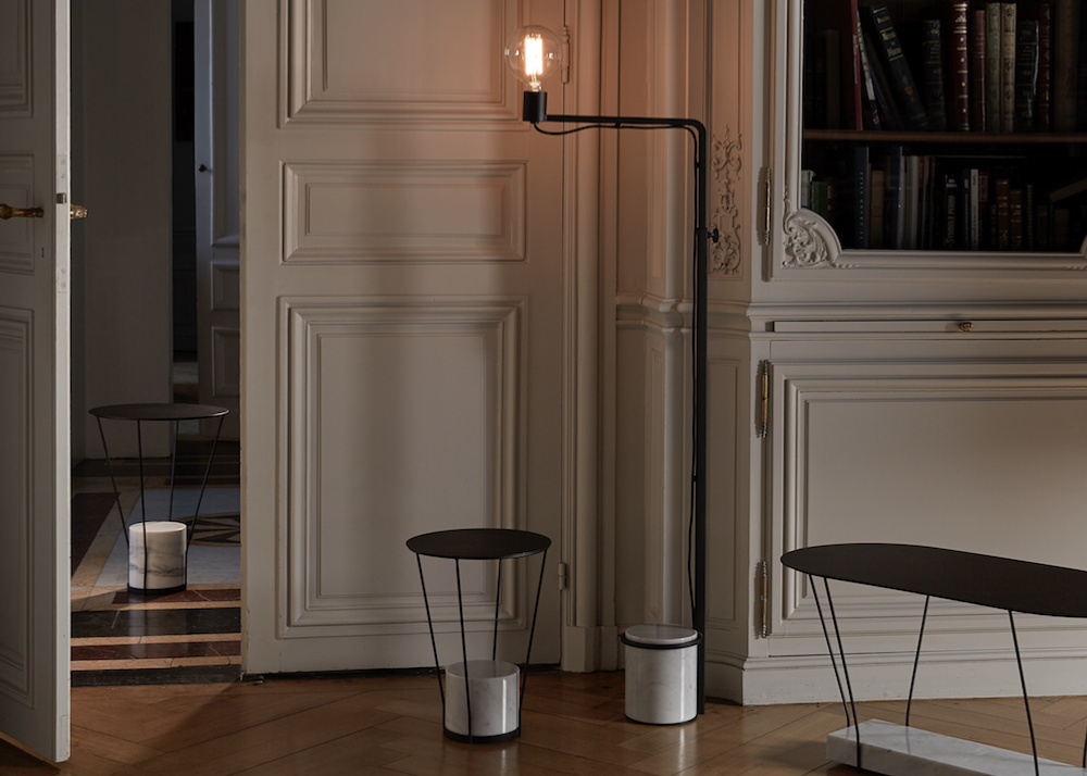 Unique pieces - LEST floor lamp in matt black metal and Carrara marble. - RADAR INTERIOR