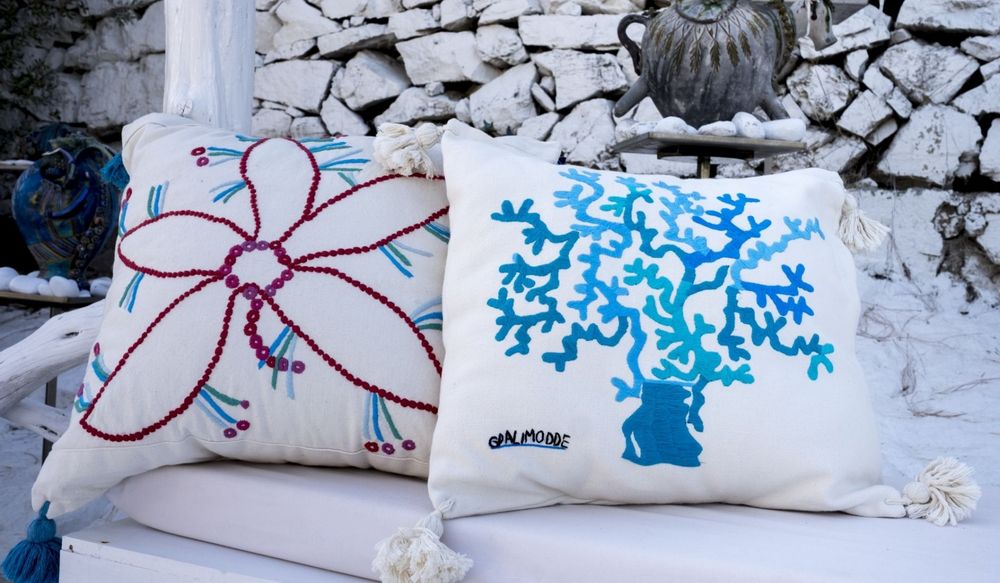 Cushions - Embroidered collection cushions - LE BOTTEGHE SU GOLOGONE