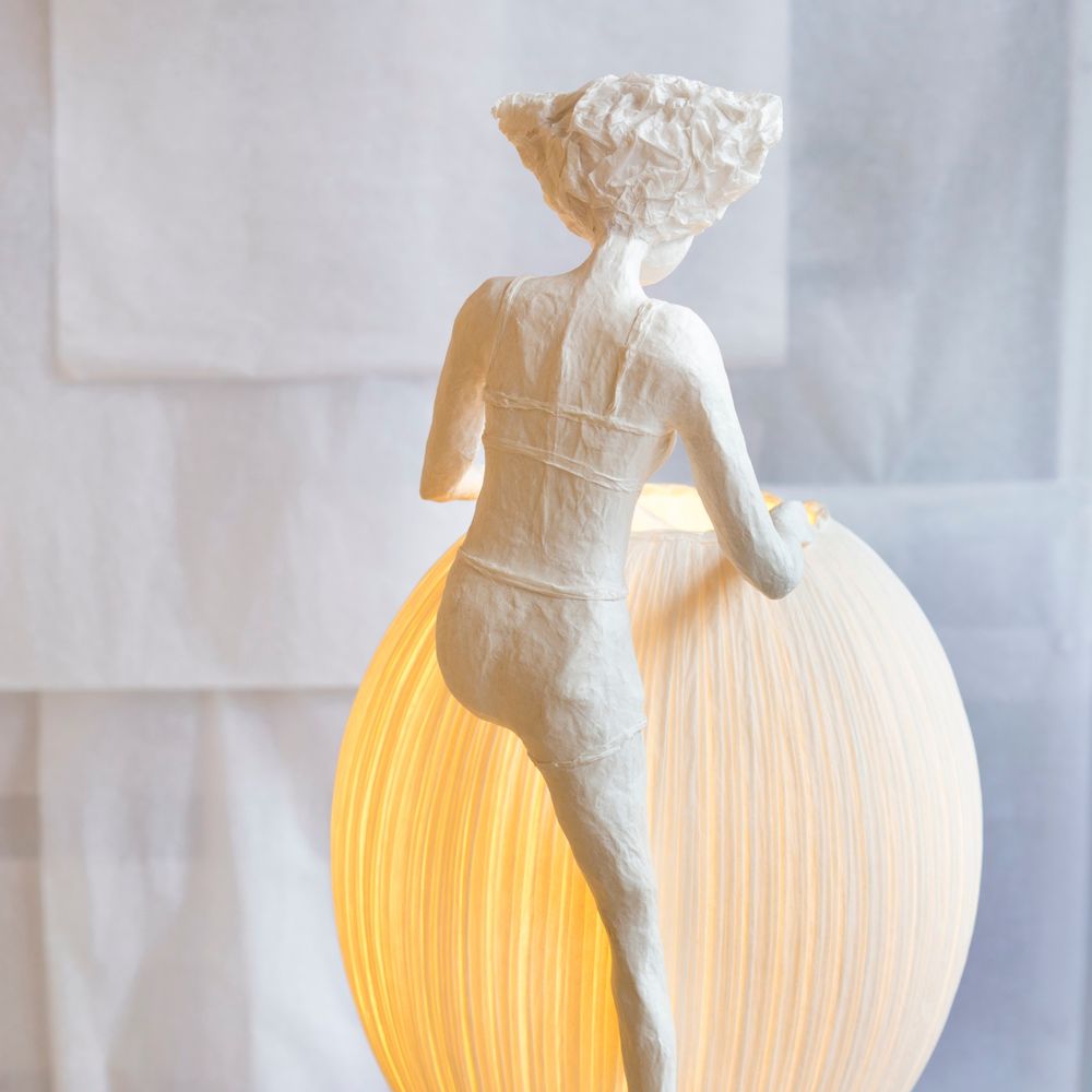 Unique pieces - Mademoiselle Hors de sa robe, lamp - PAPIER À ÊTRES