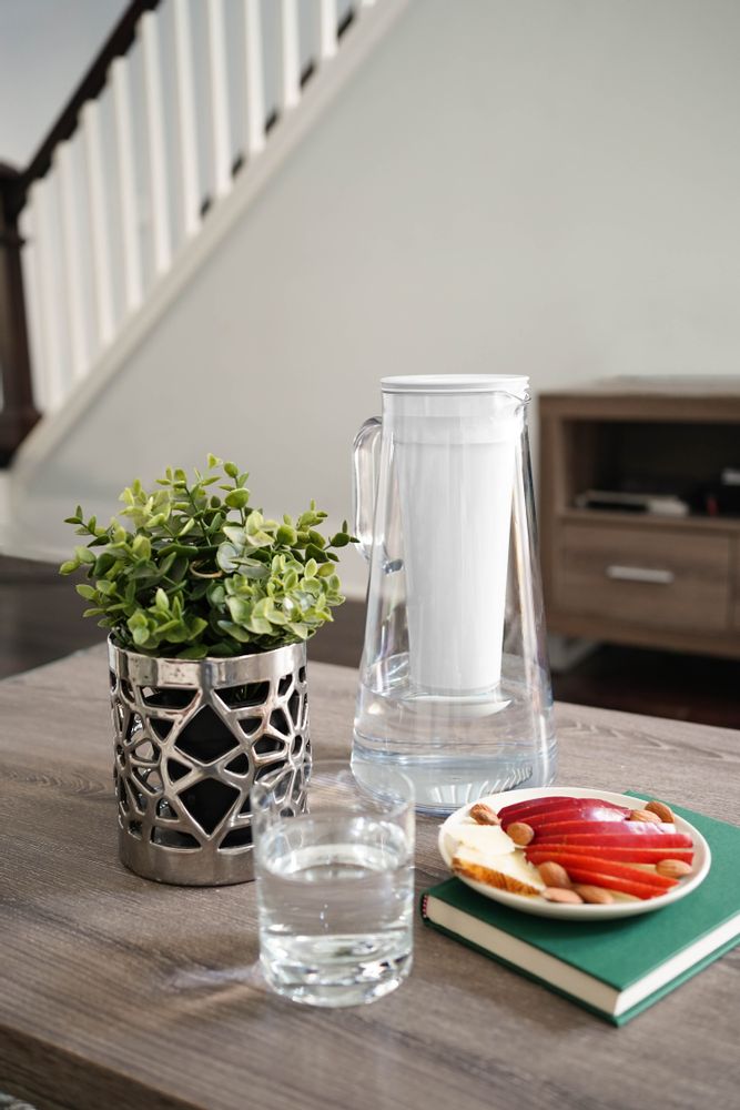 Carafes - Water Filter Jug 1.7 L, White - LIFESTRAW®