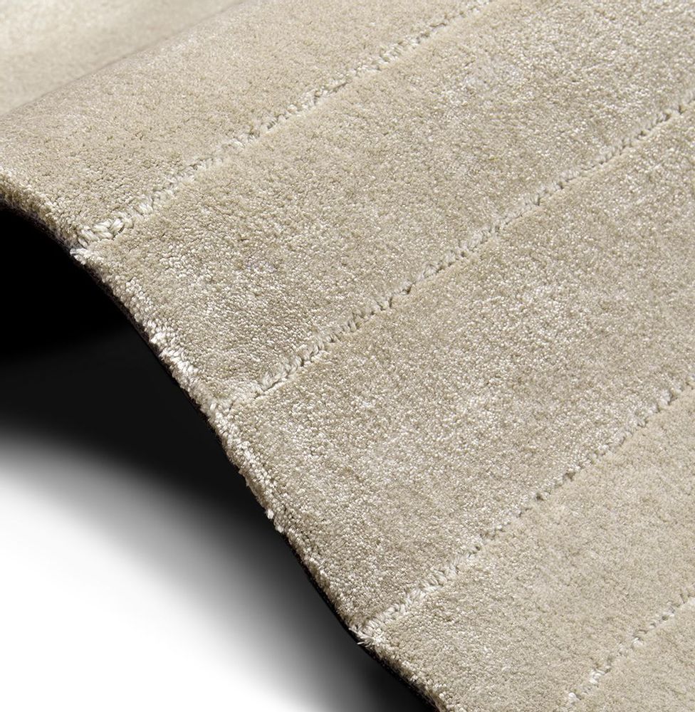 Other caperts - WHITE GARDEN RUG - INSPLOSION