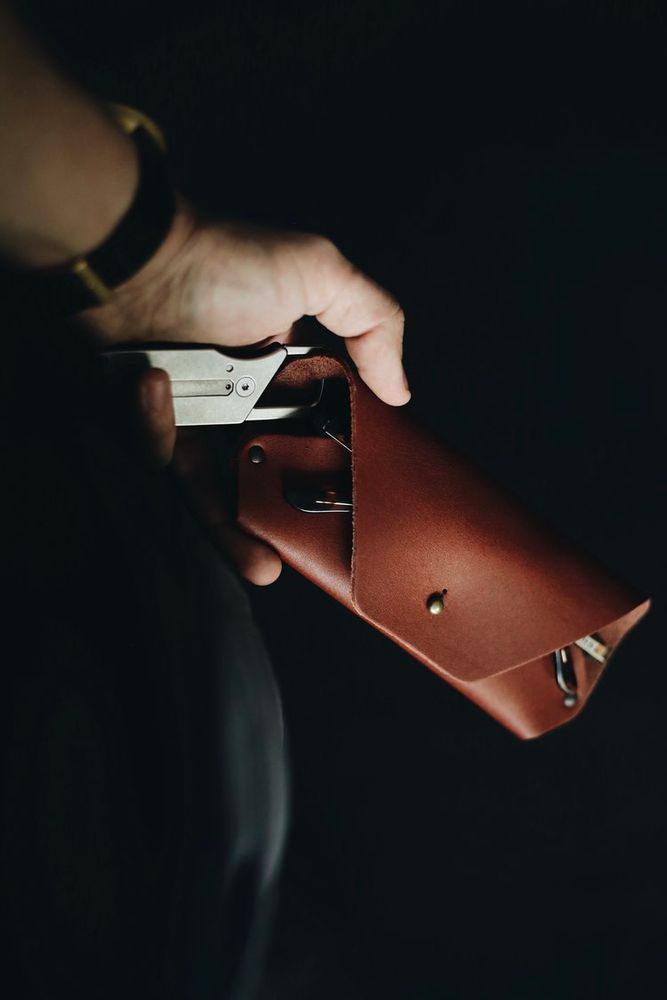 Customizable objects - Leather eyeglasses case - LO ESENCIAL