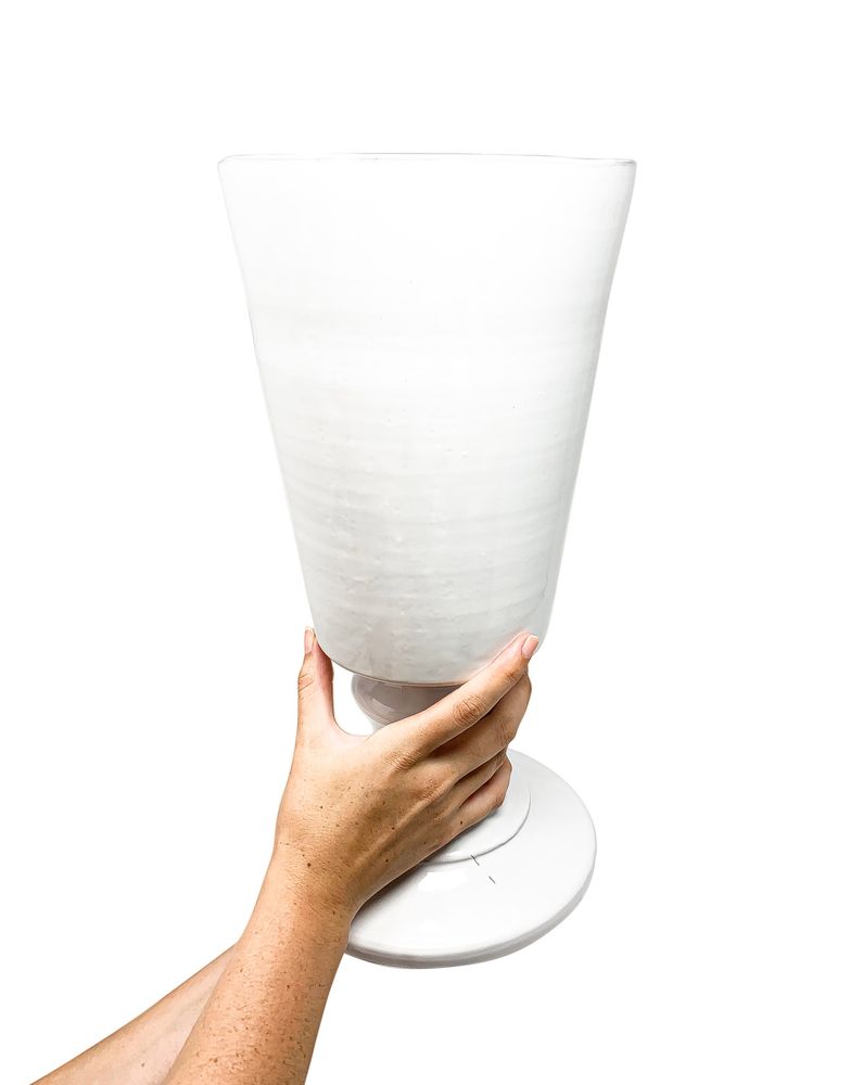 Vases - Paris Vase on foot. Design Mathilde Carron-Astier de Villatte - CARRON PARIS