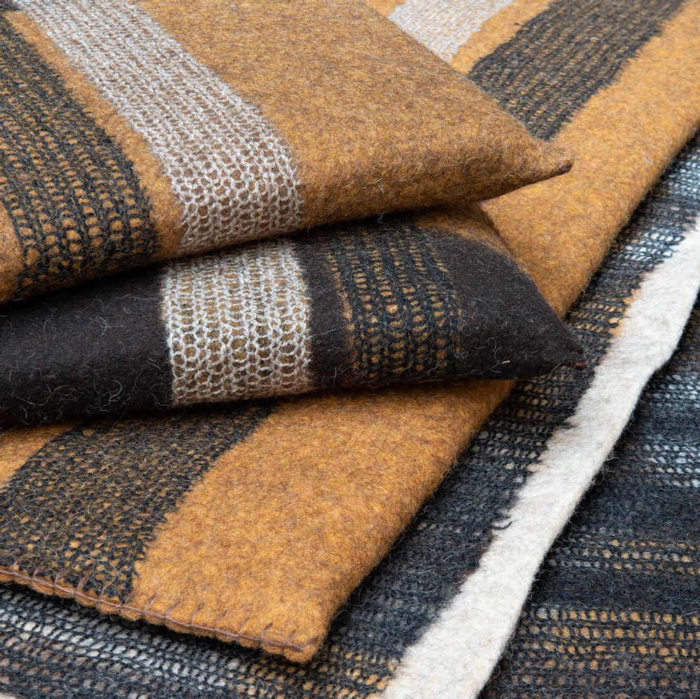 Coussins textile - Coussin Rectangle en feutre de laine fait-main - GHISLAINE GARCIN MAILLE&FEUTRE