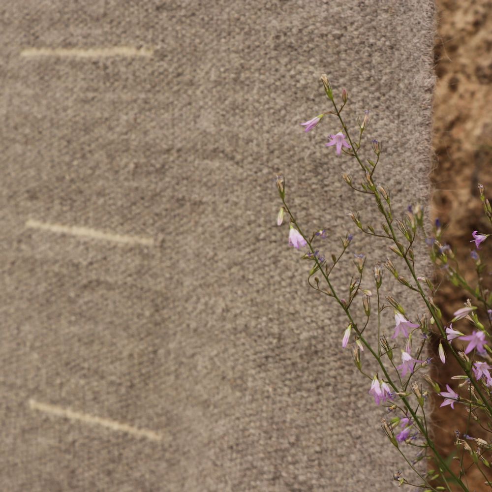 Tapis design - Tapis gris - Tissage d'exception - Modèle Méridien - LAINES PAYSANNES