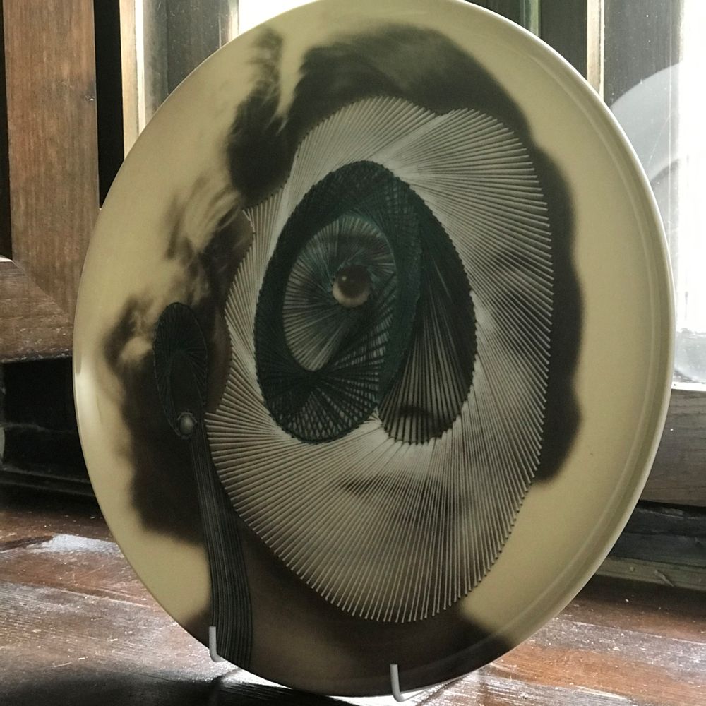 Pièces uniques - Yvonne Assiette en porcelaine fine - ZOOH