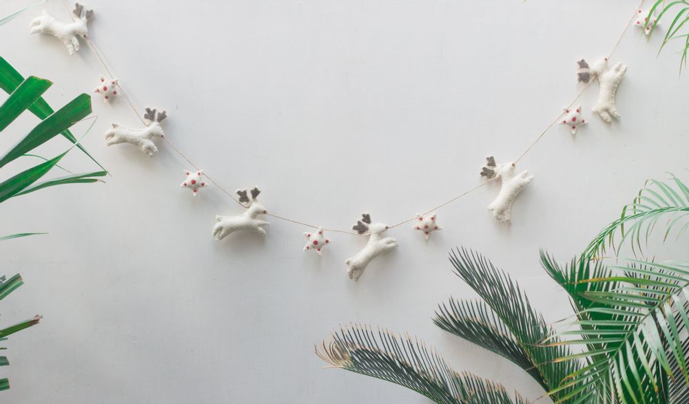 Christmas garlands and baubles - Handmade Felt Decorative Garlands - DE KULTURE WORKS