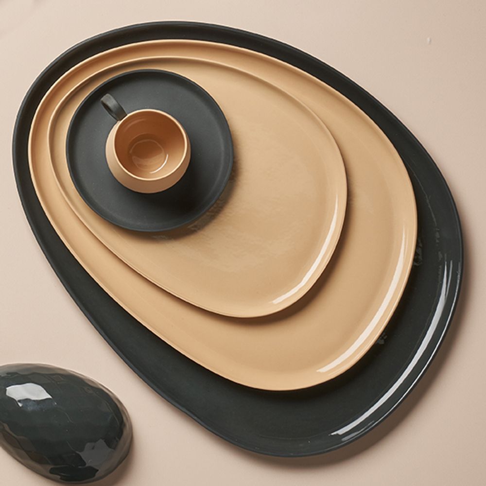 Assiettes au quotidien - Ensemble de plaques de couleur unique STONE - ESMA DEREBOY HANDMADE PORCELAIN