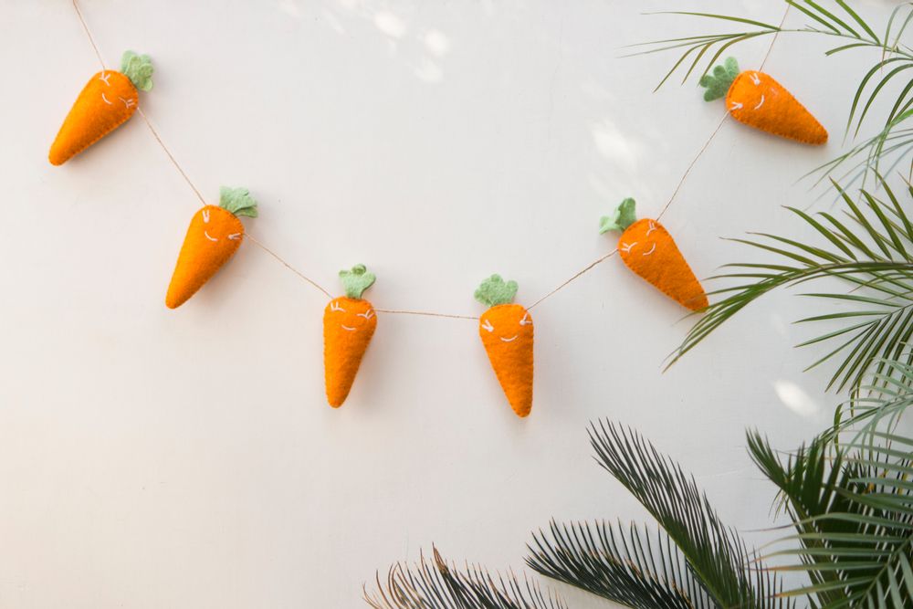 Christmas garlands and baubles - Handmade Felt Decorative Garlands - DE KULTURE WORKS