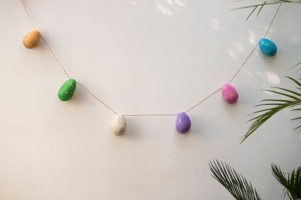 Christmas garlands and baubles - Handmade Felt Decorative Garlands - DE KULTURE WORKS