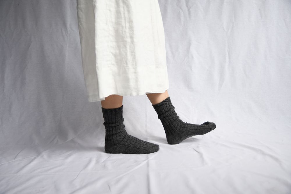 Socks - CASHMERE RIBBED SOCKS - NISHIGUCHI KUTSUSHITA