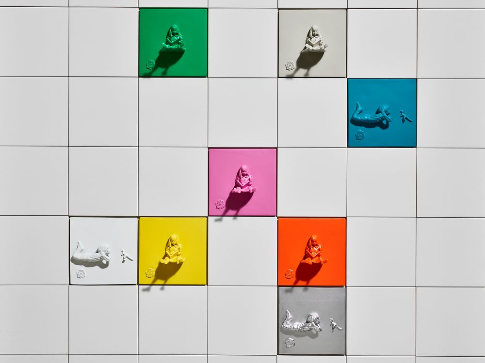 Children's decorative items - RESIN TILES color Orange Girl & The Book - BLOOP