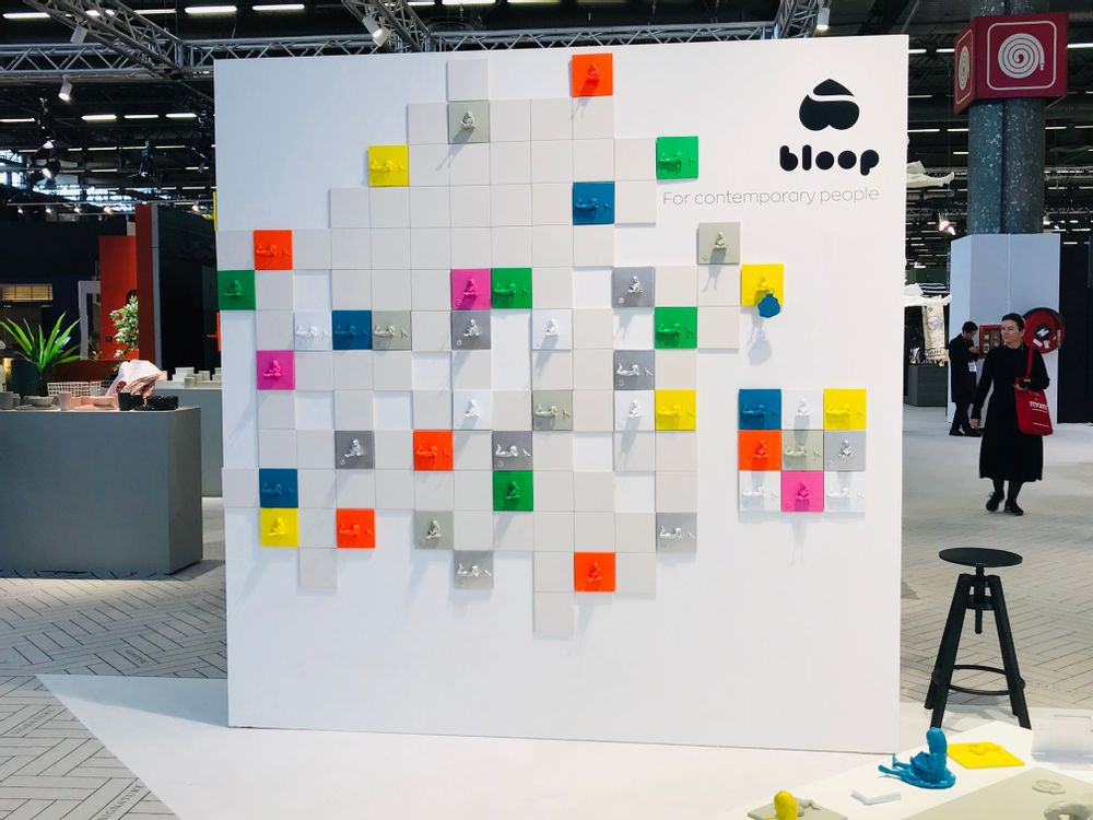 Children's decorative items - RESIN TILES color Orange Girl & The Book - BLOOP