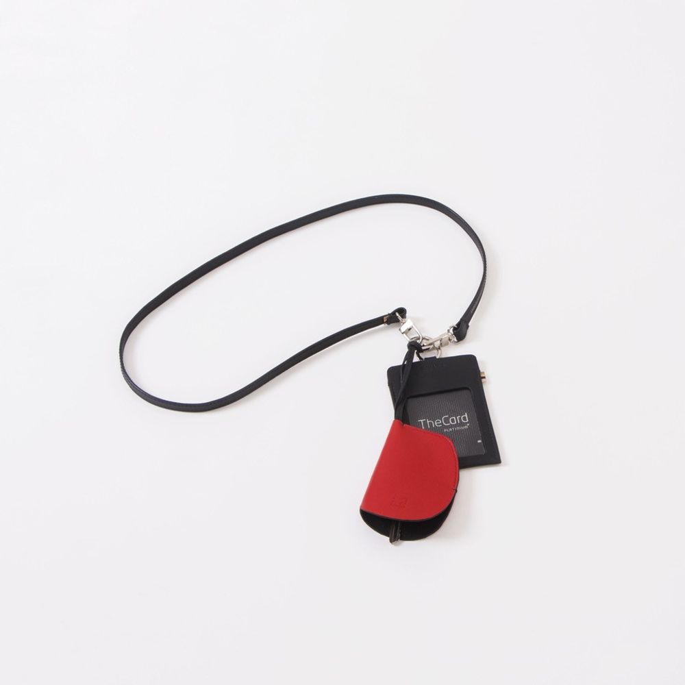 Accessoires de voyage - Pass Black - Porte badge en cuir avec tour de cou amovible - MLS-MARIELAURENCESTEVIGNY
