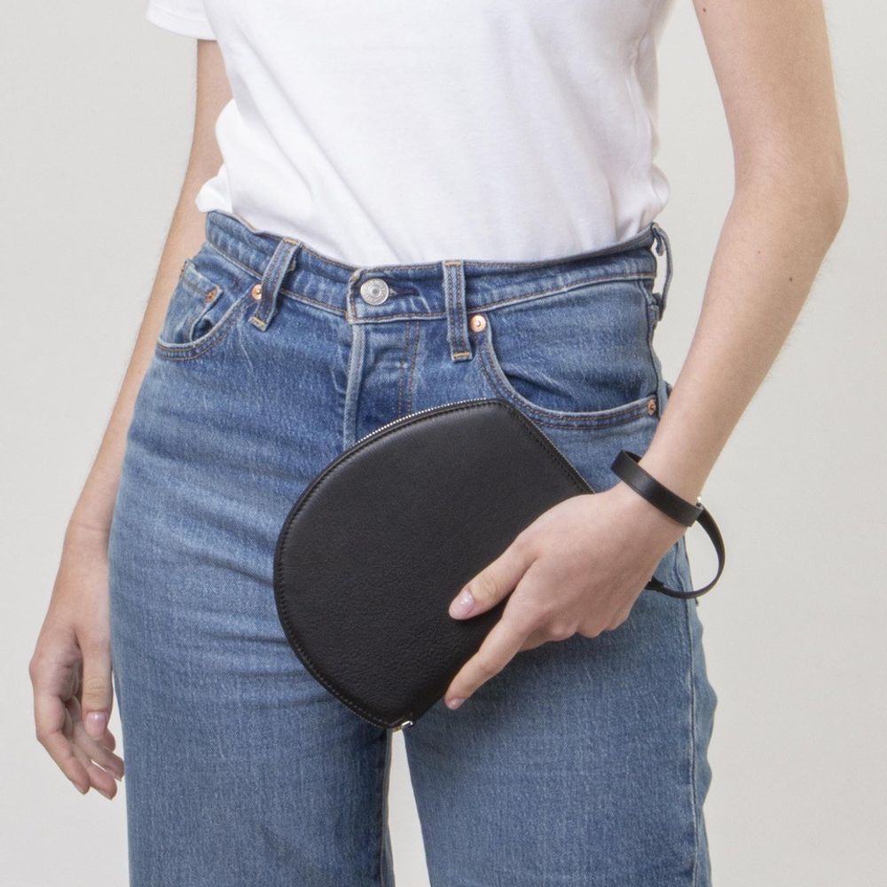 Cadeaux - Pocket Maxi Off White - Portefeuille de voyage avec bandoulière ou cordon amovible - MLS-MARIELAURENCESTEVIGNY