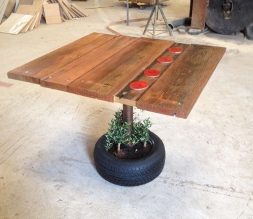 Tables Salle à Manger - Table « table en bois fait main en matériel d'upcycling » - LIVING MEDITERANEO