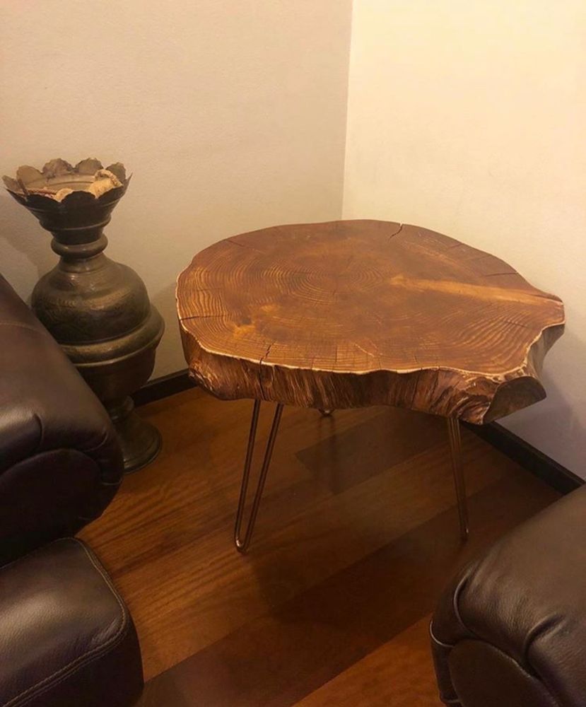 Objets de décoration - Table basse en bois massif, sapin - MASIV_WOOD