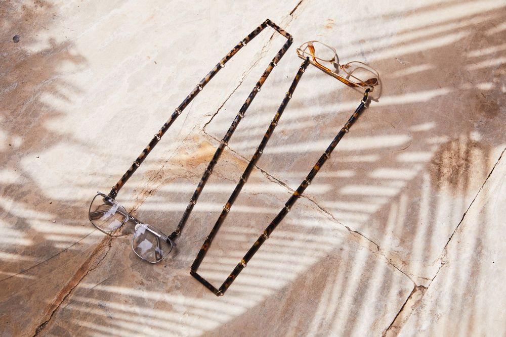 Lunettes - Spaghetti | Bio-acétate écaille de tortue foncée | Chaîne de lunettes - ORRIS LONDON