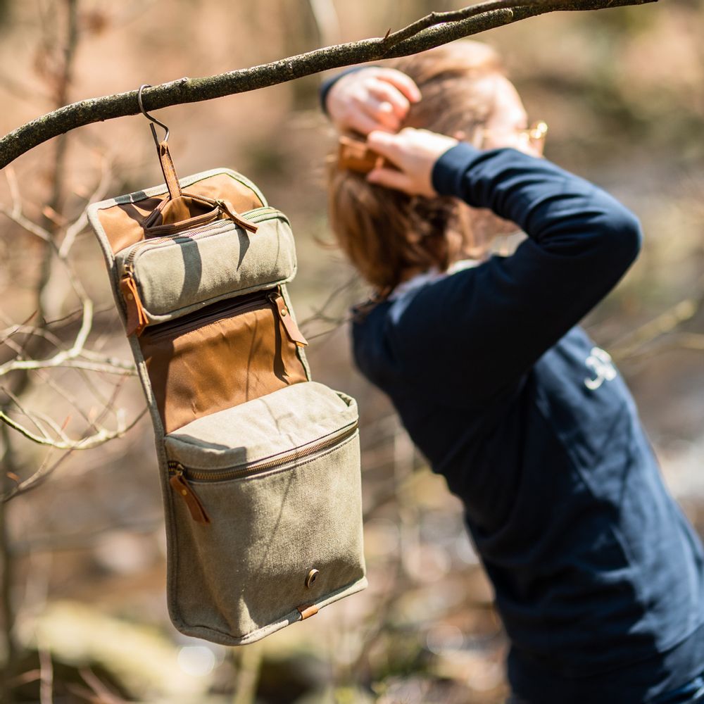 Travel accessories - TRAPPER Hanging Toiletry Bag - ALASKAN MAKER