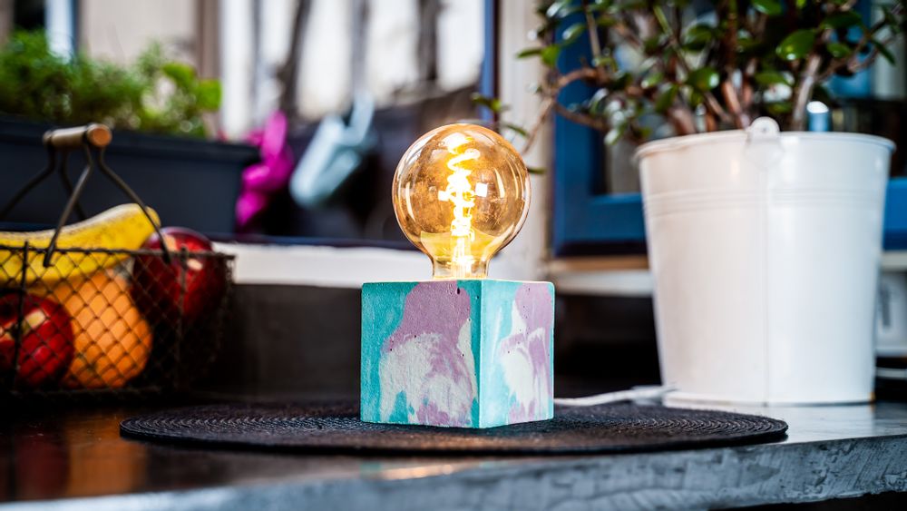 Decorative objects - Concrete Lamp | Cube | Mottled pastel pink and turquoise blue - JUNNY