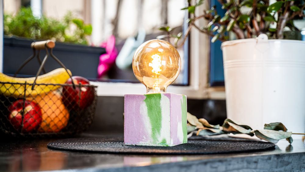Objets design - Lampe à poser | Lampe Béton | Cube | Marbré rose pastel et vert - JUNNY
