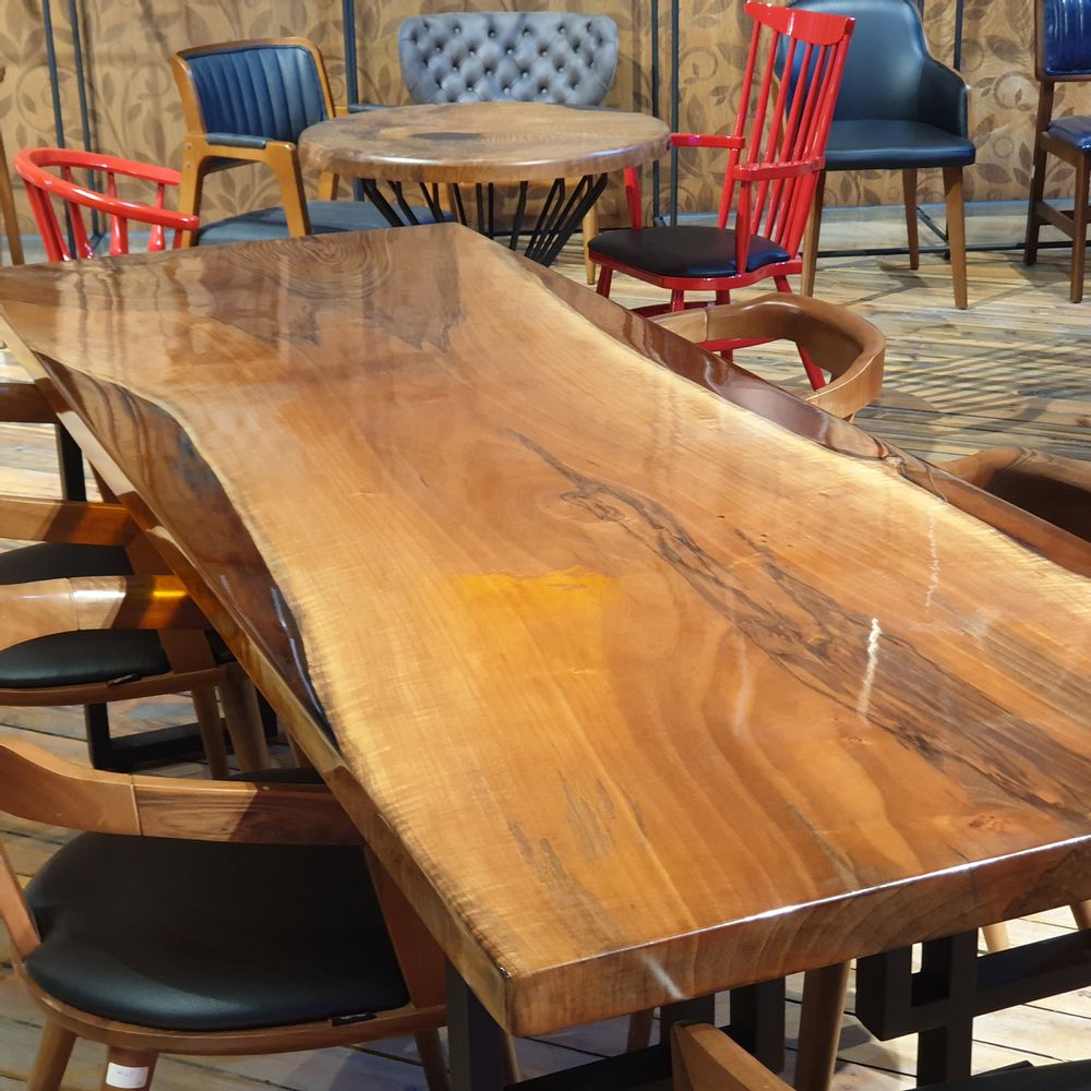 Dining Tables - Caramel dinner tables - DESIGNTRADE