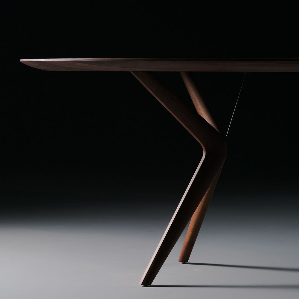 Tables Salle à Manger - Table LAKRI OVALE ET RONDE - ARTISAN