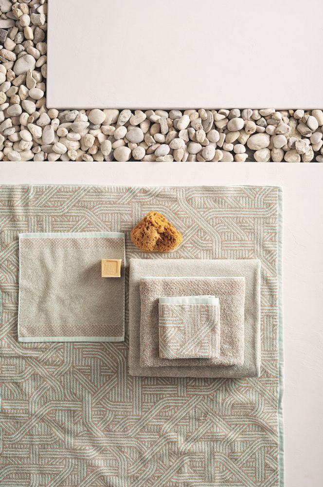 Bath towels - Hand Towel Confusion - LEITNER LEINEN