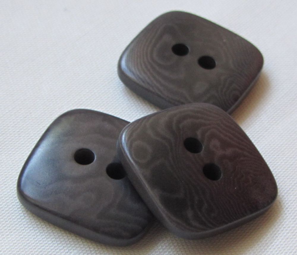 Homewear - Corozo Buttons Vegetal Ivory or Taguanut - TIERRATAGUA & CREATIERRA
