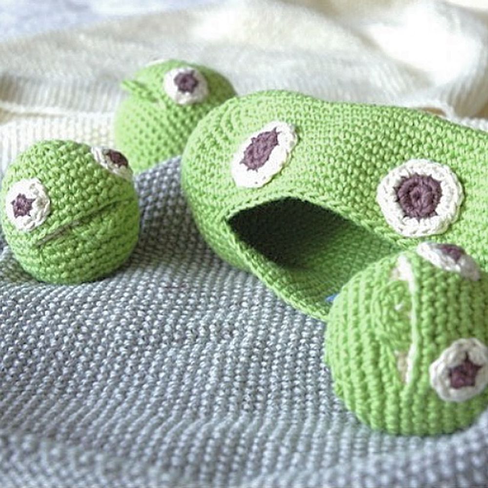 Cadeaux - LA FAMILLE PETITS-POIS - HOCHET POUR BÉBÉ EN COTON BIO - MYUM - THE VEGGY TOYS