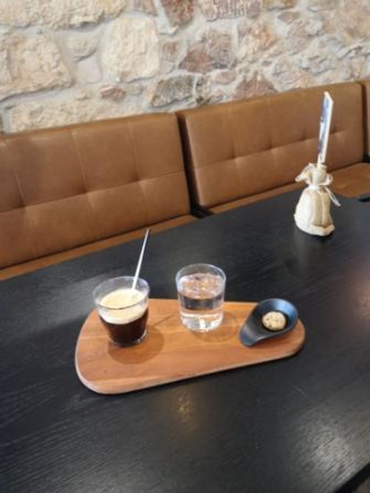 Platter and bowls - Cutting board Short round "dewdrop" - LIVING MEDITERANEO