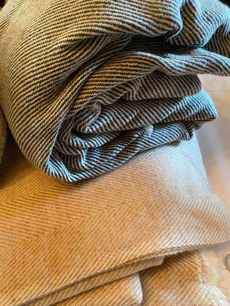 Foulards et écharpes - PLAID "DOUCEUR" EN CACHEMIRE ET LAINE - PECHAAN